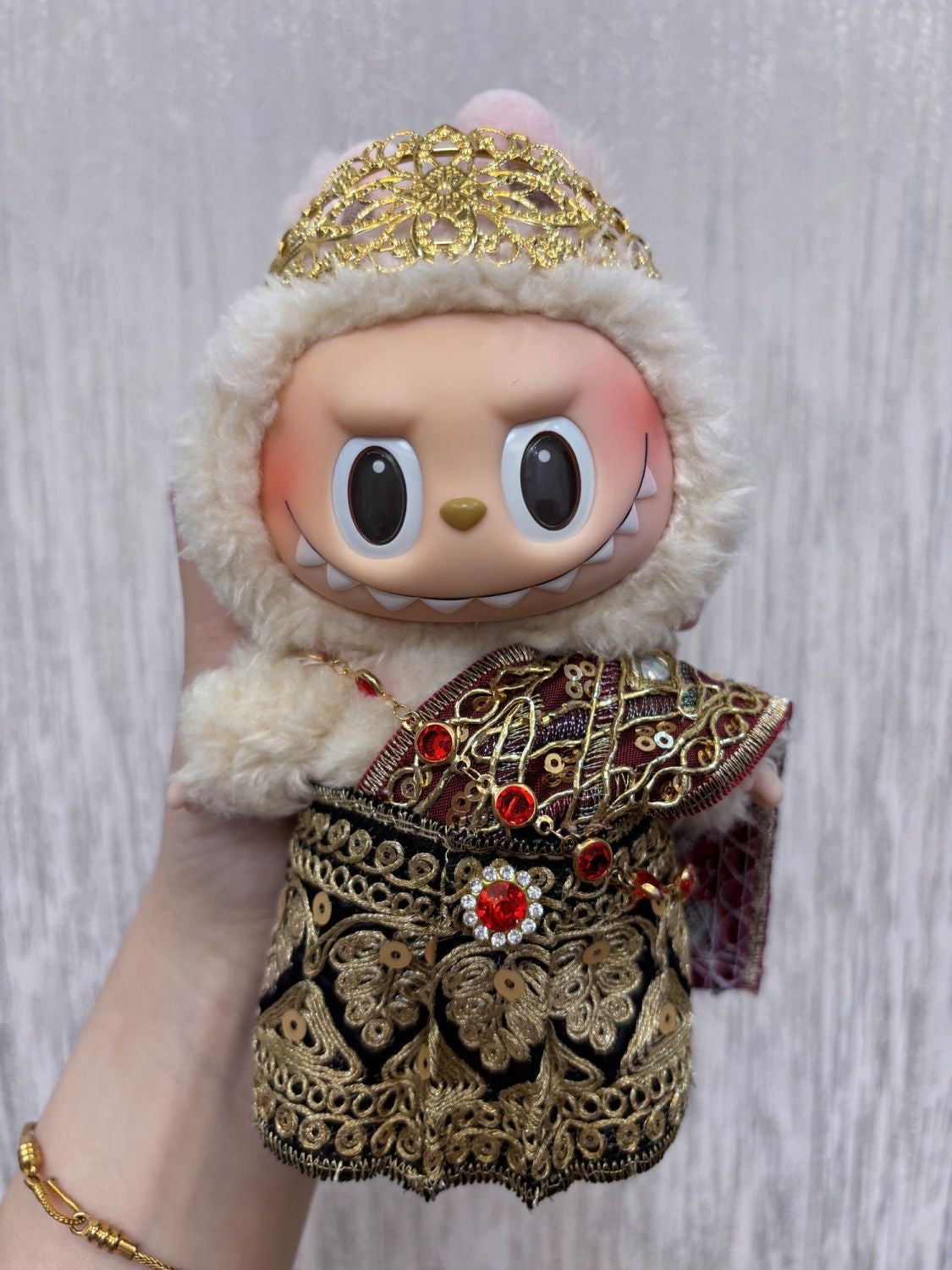 "Sultan's Treasure" Genie Outfit for Labubu Doll - 3pc Royal Set with Crown & Jewels (17cm)
