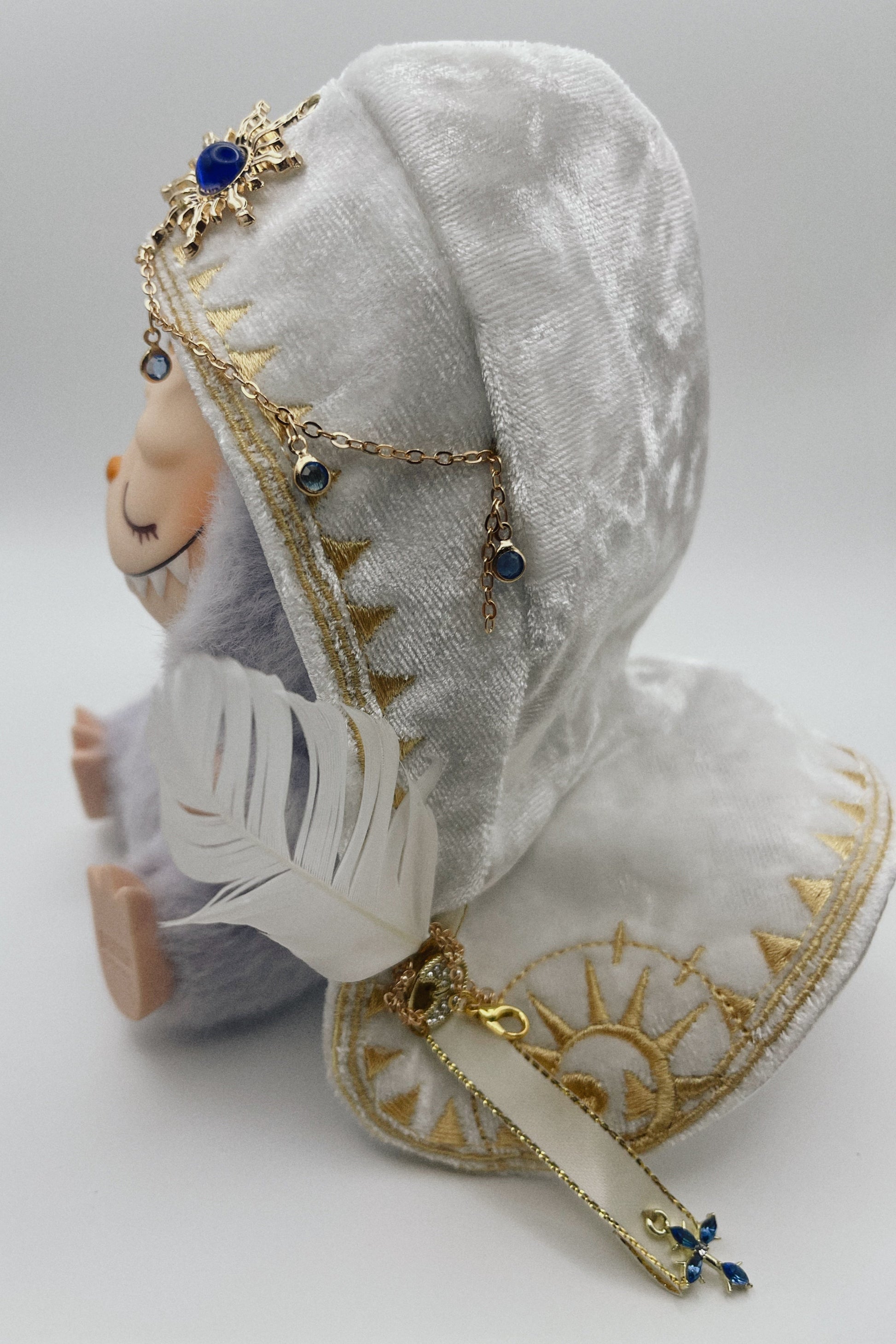 Mage Robe for Labubu Clothes - 3pc White Velvet & Gold Celestial Outfit (17cm)