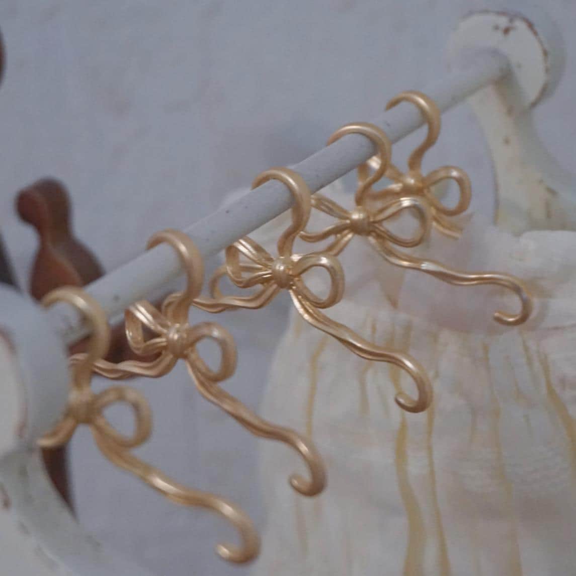 Miniature Doll Clothes Hangers: Elegant Bow Design, Metal, 7cm