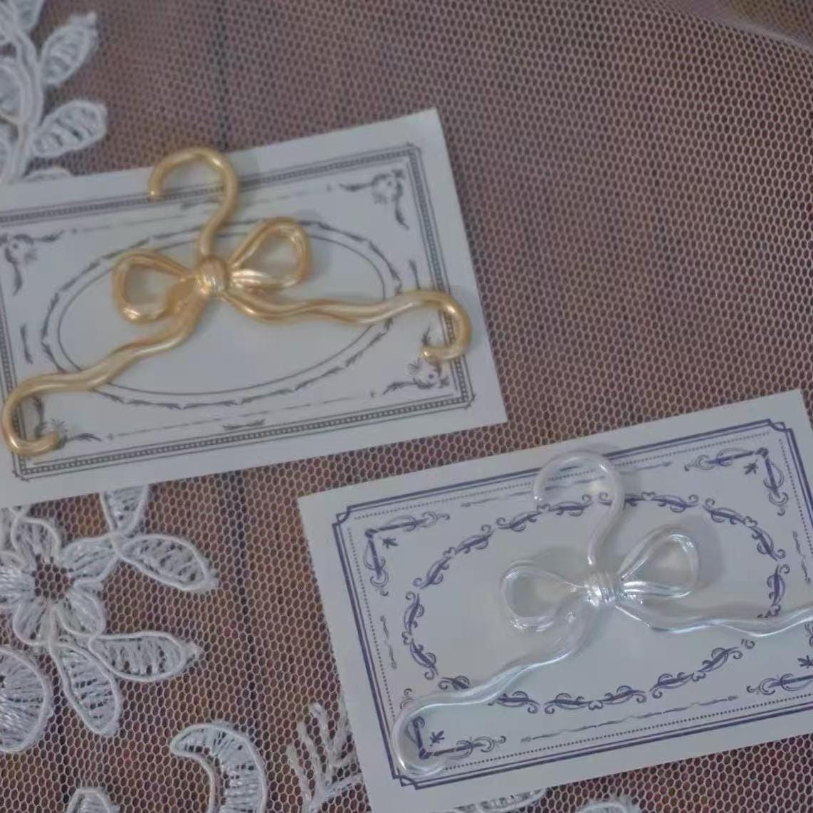 Miniature Doll Clothes Hangers: Elegant Bow Design, Metal, 7cm